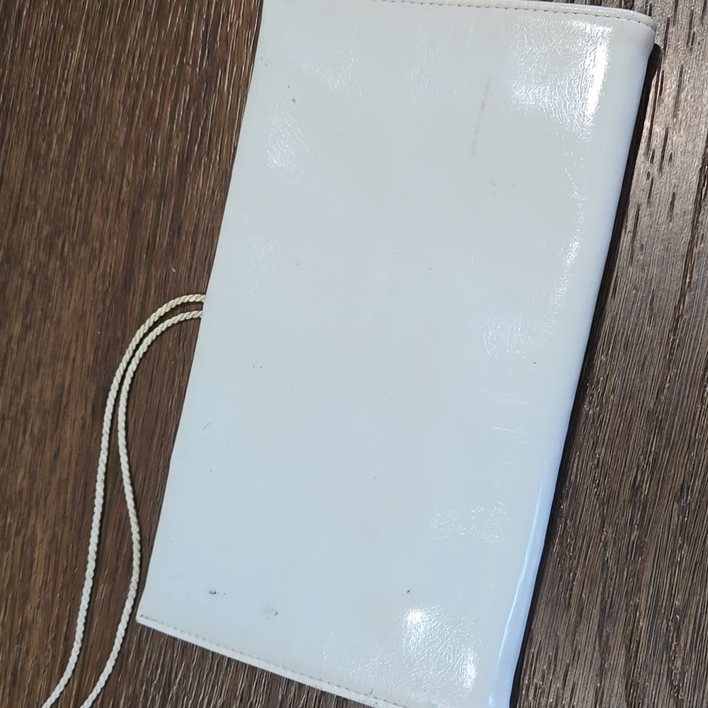 AMITY FOLDED TRAVEL WALLET.. #7135 - Picture 5 of 7